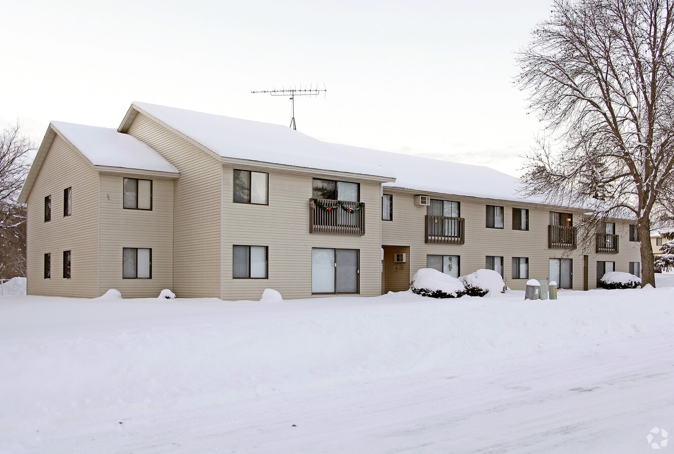 Creekside Apartments - Creekside Apartments