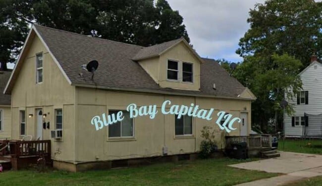 Building Photo - 1625 Park St Unit 2