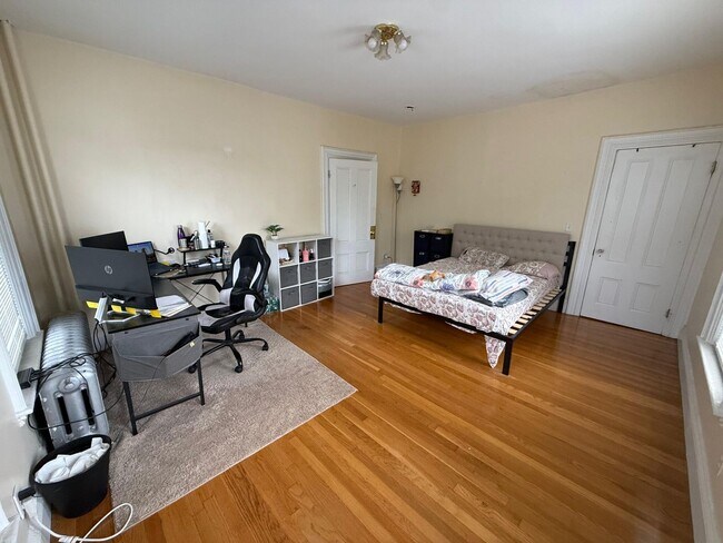 Photo - Gorgeous, Affordable and Student Friendly Apartment Near T!   Perfect for BU students on a budget