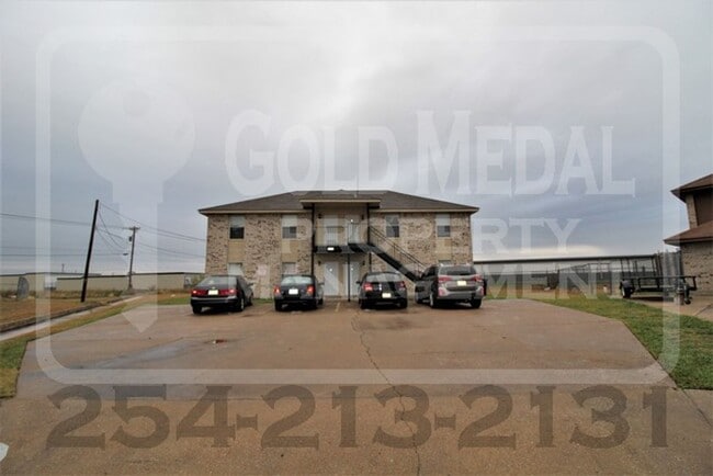 Building Photo - 1101 Horizon Dr Unit D
