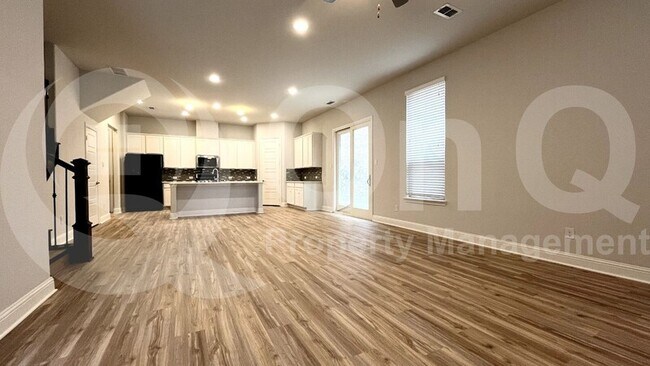 Photo - 628 Ansley Wy