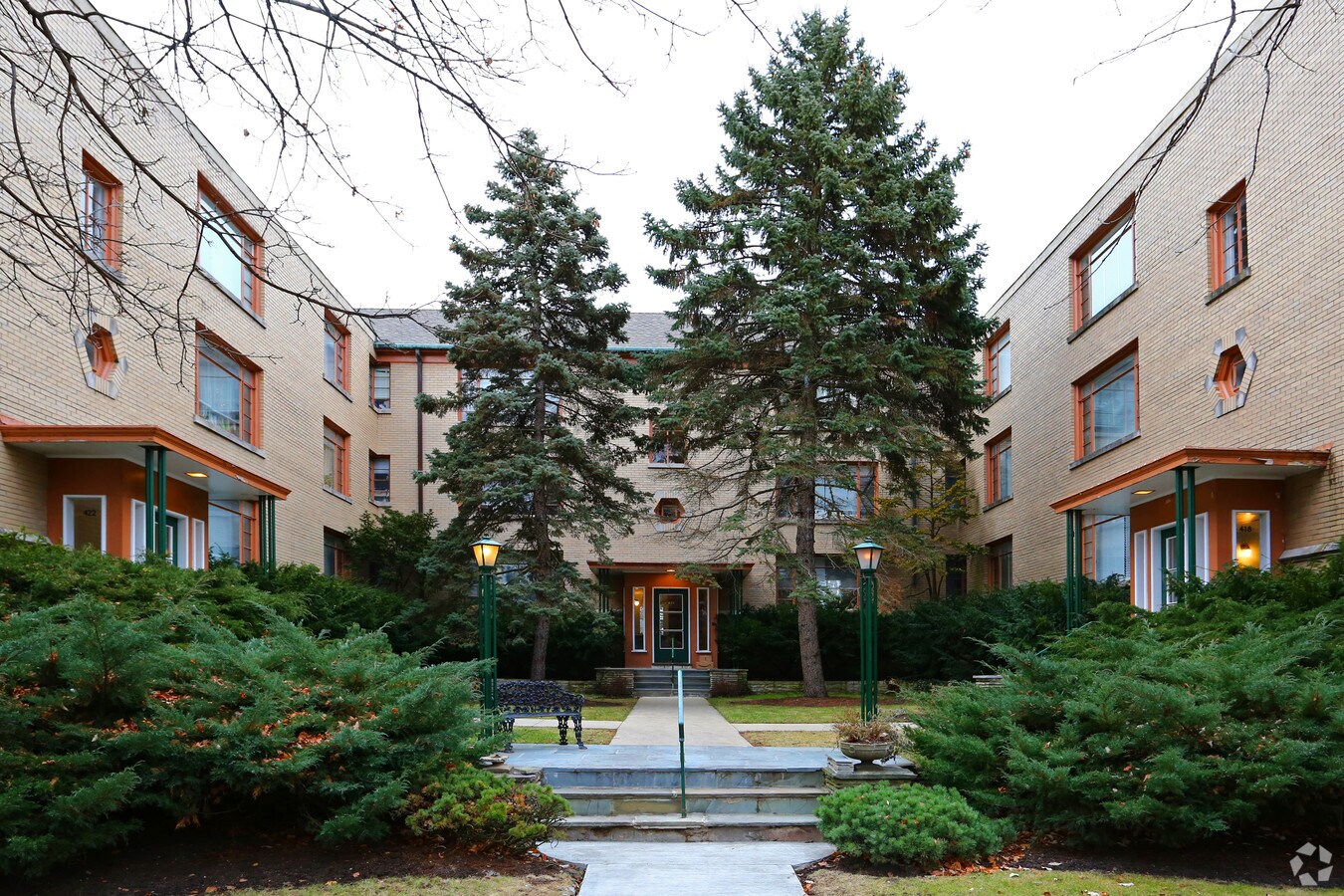 Photo - 423-431 Linden Ave