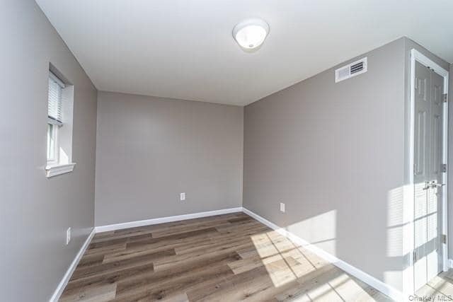 Photo - 905 Tower Ave