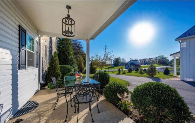 Photo - 16628 National Pike Unit A