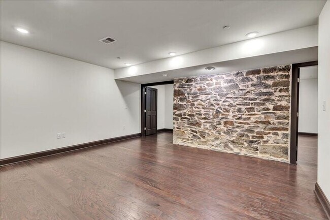 Photo - 201 Wilson St Unidad 9