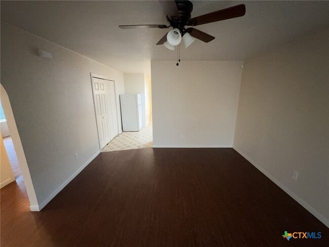 Photo - 1407 Dugger Cir Unidad C