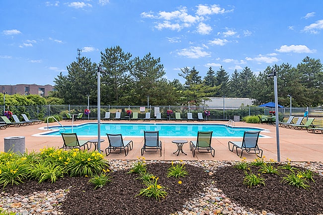 Pool 2 - Runaway Bay