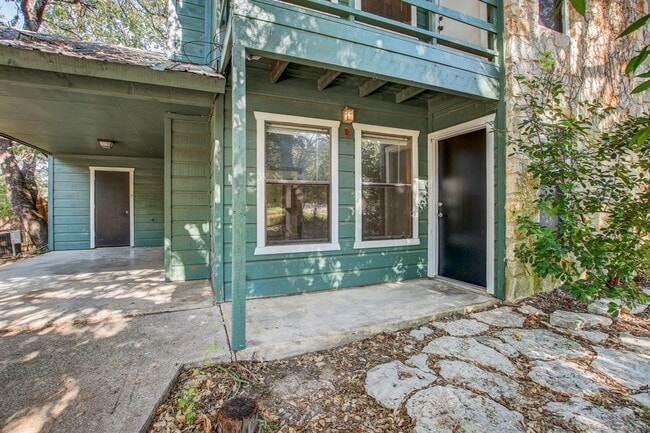 104 Laurelwood Dr N