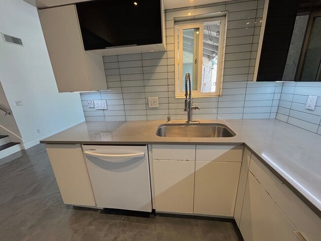 Photo - Clean 2 bedroom condo located near downtown Fullerton