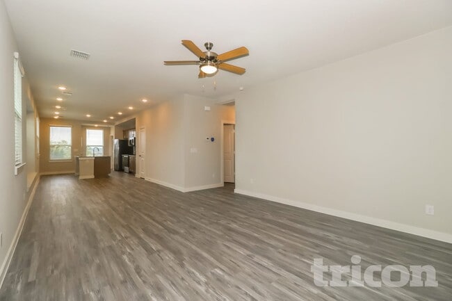 445 Raglands Rd