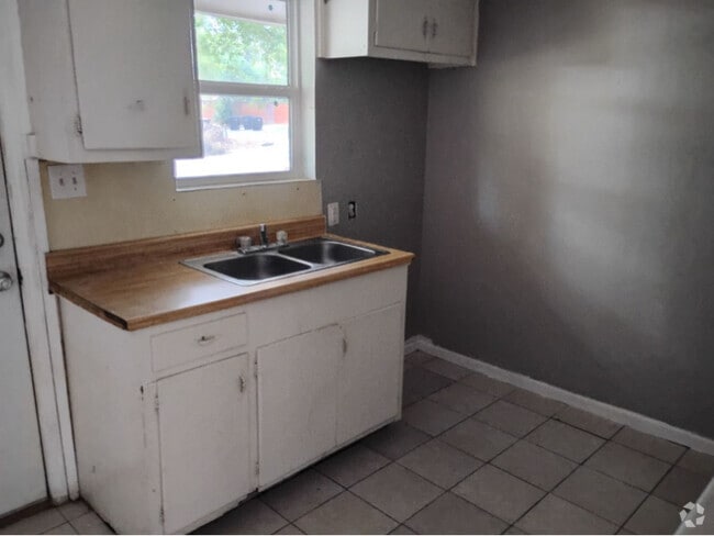 Building Photo - 301 E Arden Dr Rental