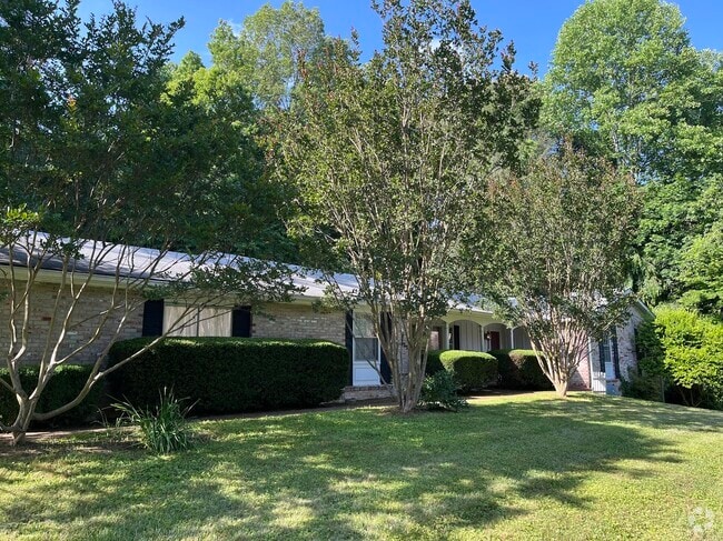 Building Photo - 112 Mockingbird Dr Rental