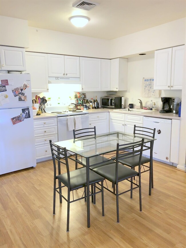 Photo - 3 Kent Ct Unit 2