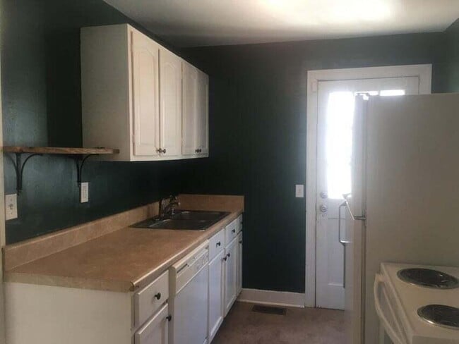 Photo - 1723 Kissingbower Rd