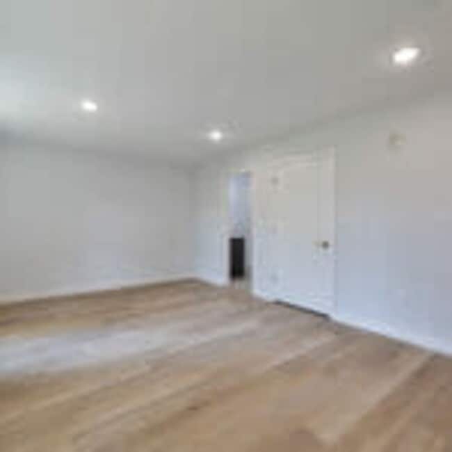 Photo - 645 Brooklyn St Unit A