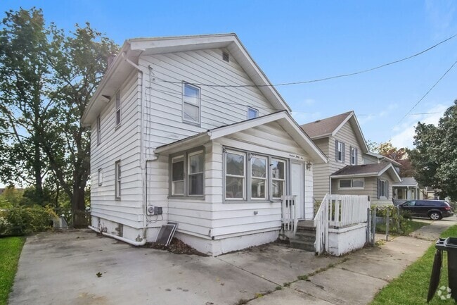 Building Photo - 1432 Sara Ave Rental