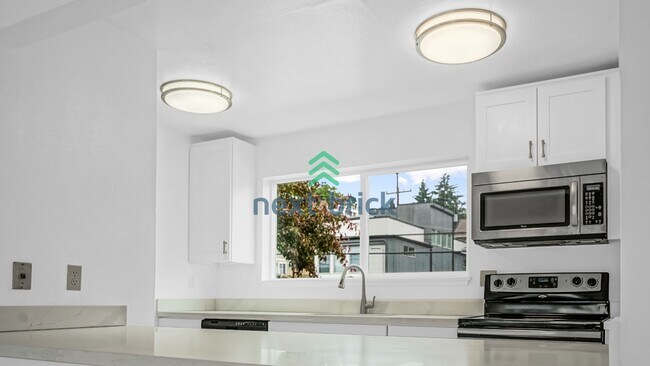 Photo - Exceptional 2Bed/2 Bath Uptown/Queen Anne condominium.