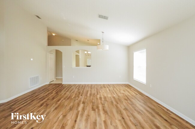 Photo - 2513 Balmoral Dr