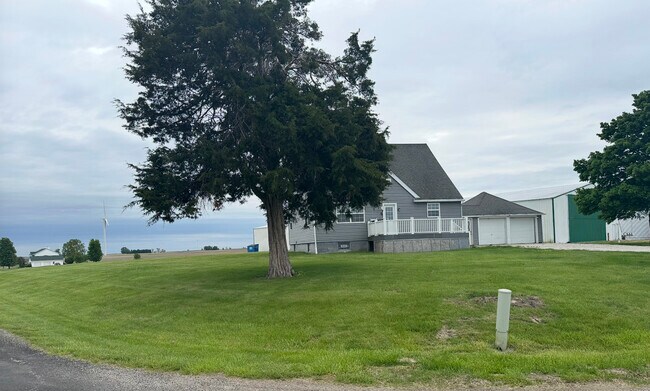 Photo - 11050 S Lasalle Rd