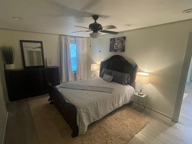 Photo - 2401 Amelia Ave