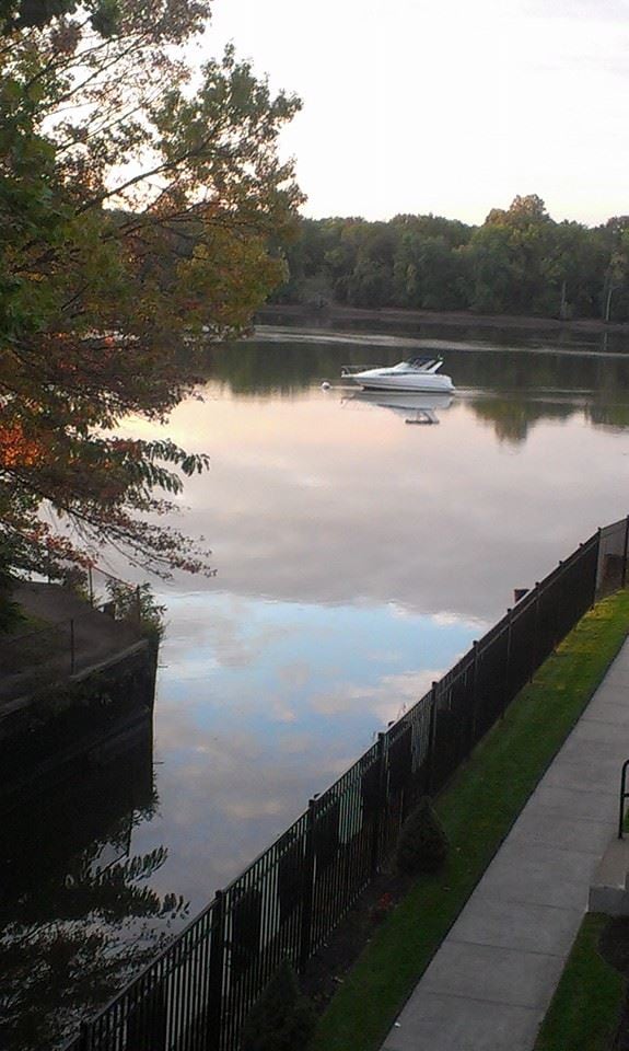 Del lado del arroyo - Delaview Apartments