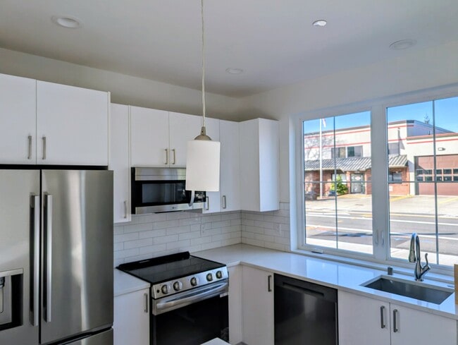 Photo - 35 2nd Ave SE