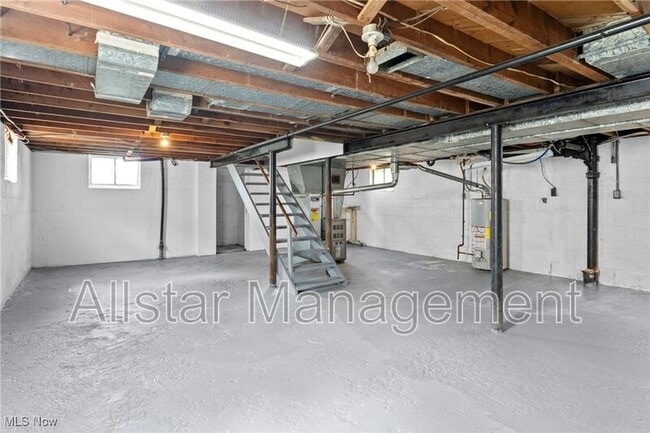 Photo - 1619 Struble Ave NE