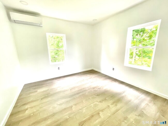 Photo - 32 Lester St Unit 2