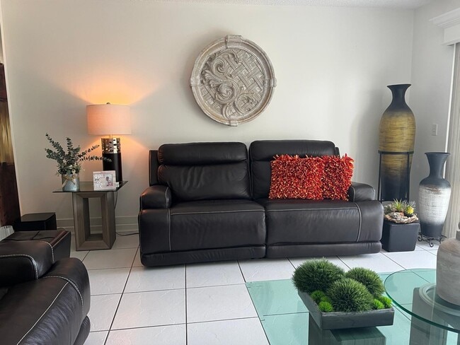 Photo - 5780 Fernley Dr W