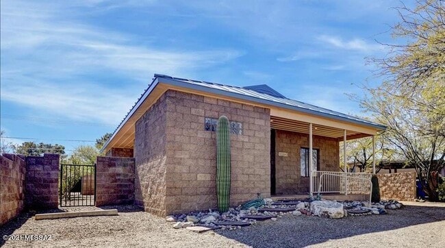 Photo - 1220 E Water St