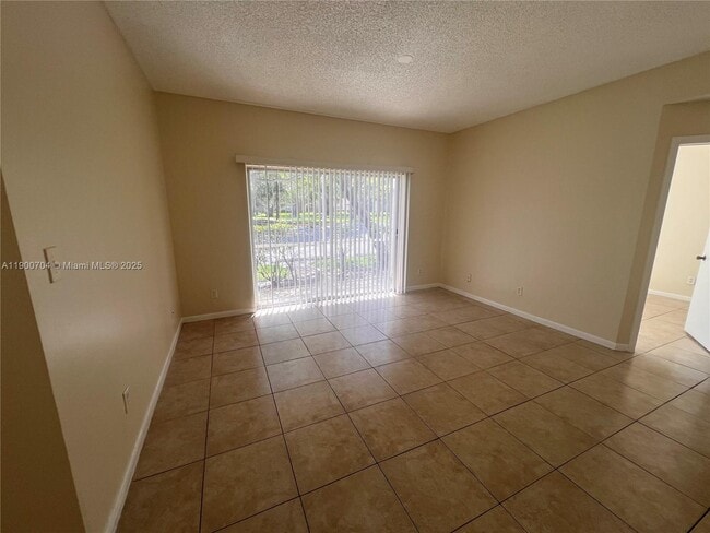 Photo - 731 Cypress Ln Unidad I8