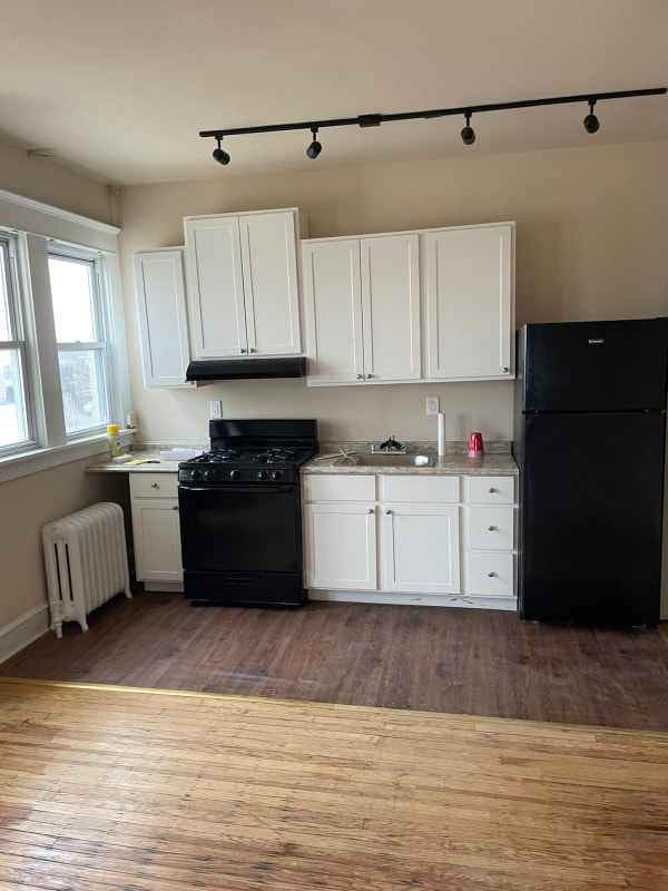 Building Photo - 6215 Ventnor Ave Rental