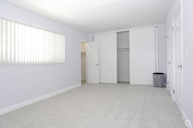 3BR, 2BA - 1440 SF