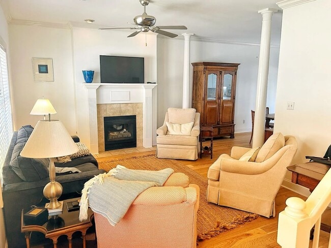 Photo - 951 Frontage Rd