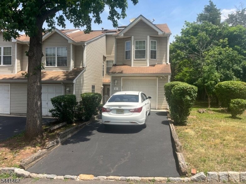 Photo - 11 Leahy Ct