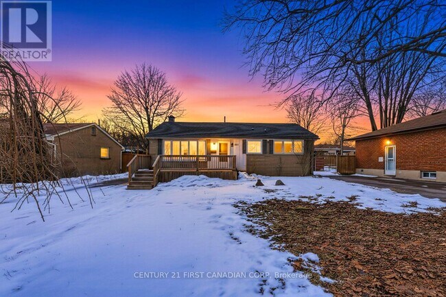 Photo - 174 Manitoulin Dr