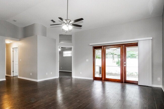 Photo - 4022 Fontana Pl