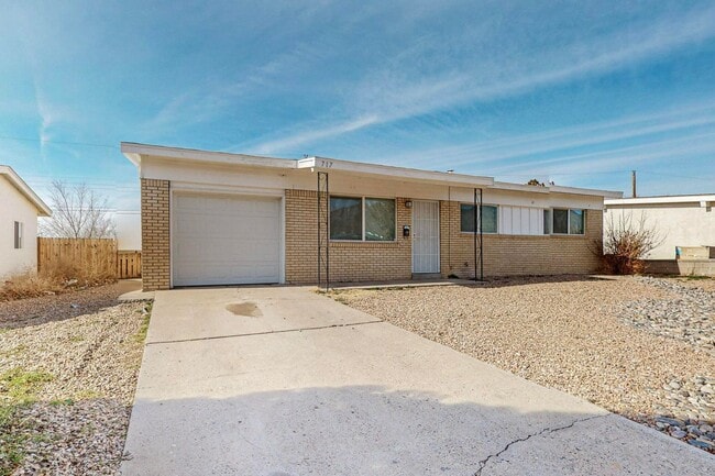Photo - NE Mid-Century Modern 3 Badroom 1.5 Bath with garage