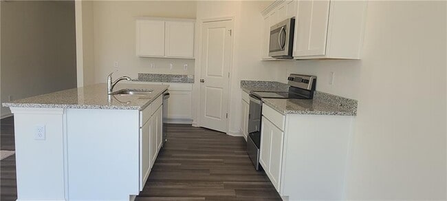 Photo - 132 Verona Dr NW