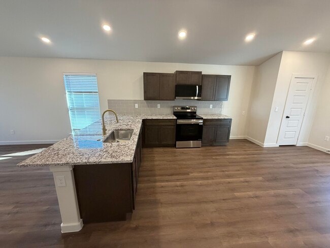 Photo - 3017 139th St