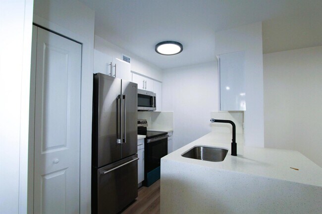 Photo - 2890 N Oakland Forest Dr Unit 103