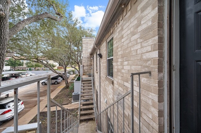 Photo - 10733 Braes Bend Dr Unit 10733