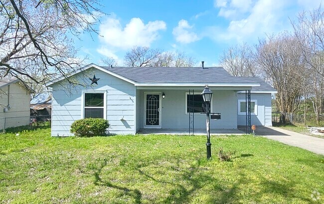 Building Photo - 1409 Wolfe City Dr Rental