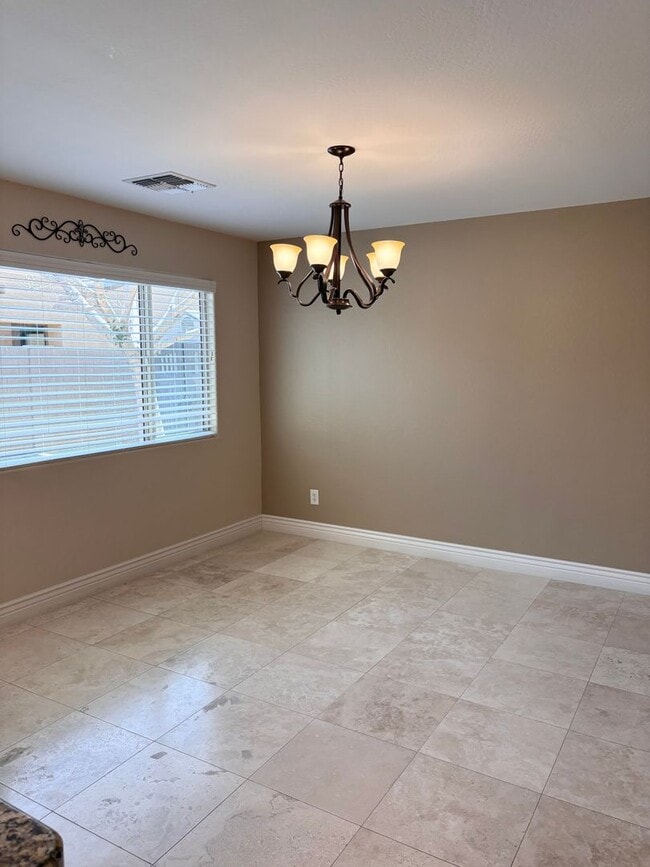 Photo - **STUNNING 4 BEDROOM/3 BATHROOM/2 CAR GARAGE/GATED COMMUNITY HOME IN MESA (SOUTHERN & LINDSAY)**