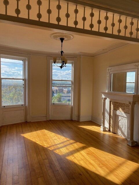 Building Photo - 270 8th St Rental
