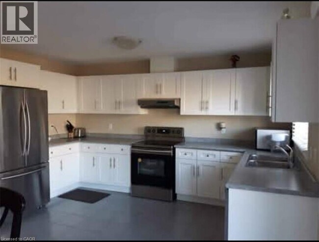 Photo - 70 Willowrun Dr