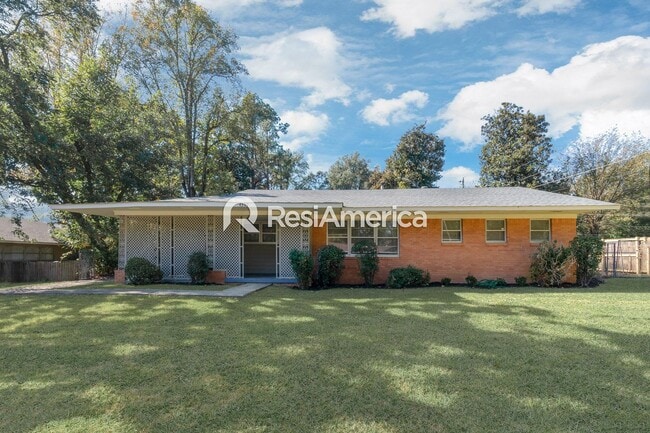 Building Photo - Newly Renovated 3/2 in Whitehaven Rental