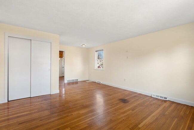 Photo - 19 Moreland Ave