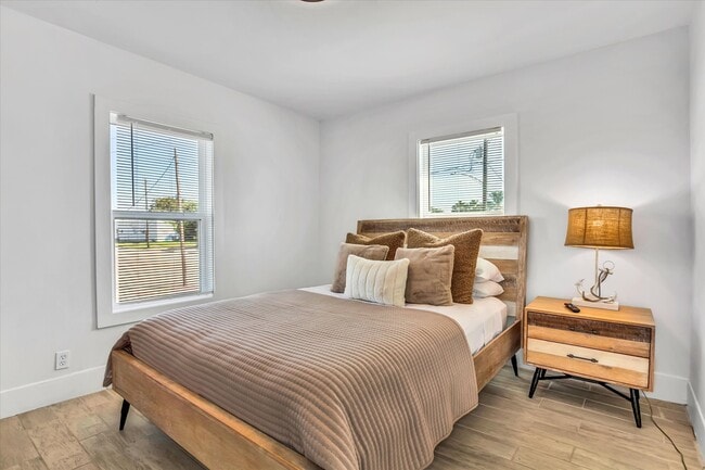Photo - 5301 Avenue M