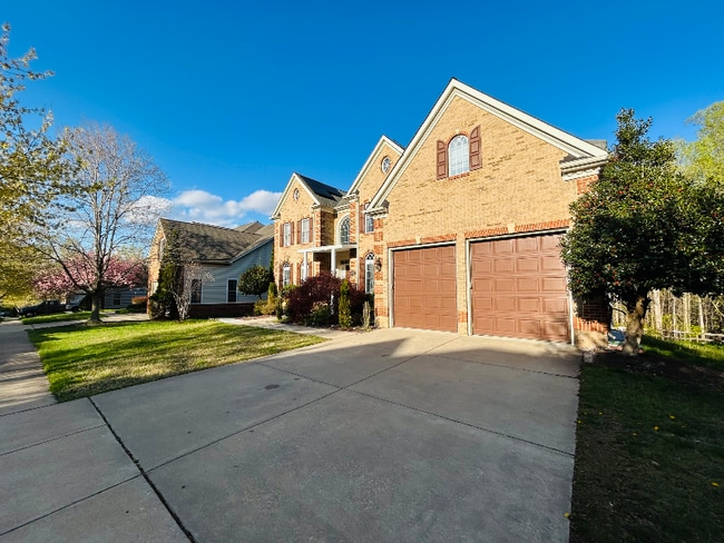 Photo - 15506 Symondsbury Way